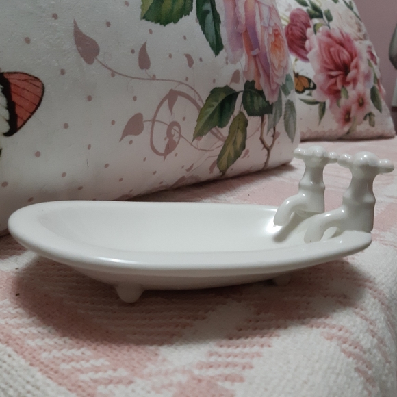 Soap Dish shaped as old fashion Tub - Picture 1 of 6